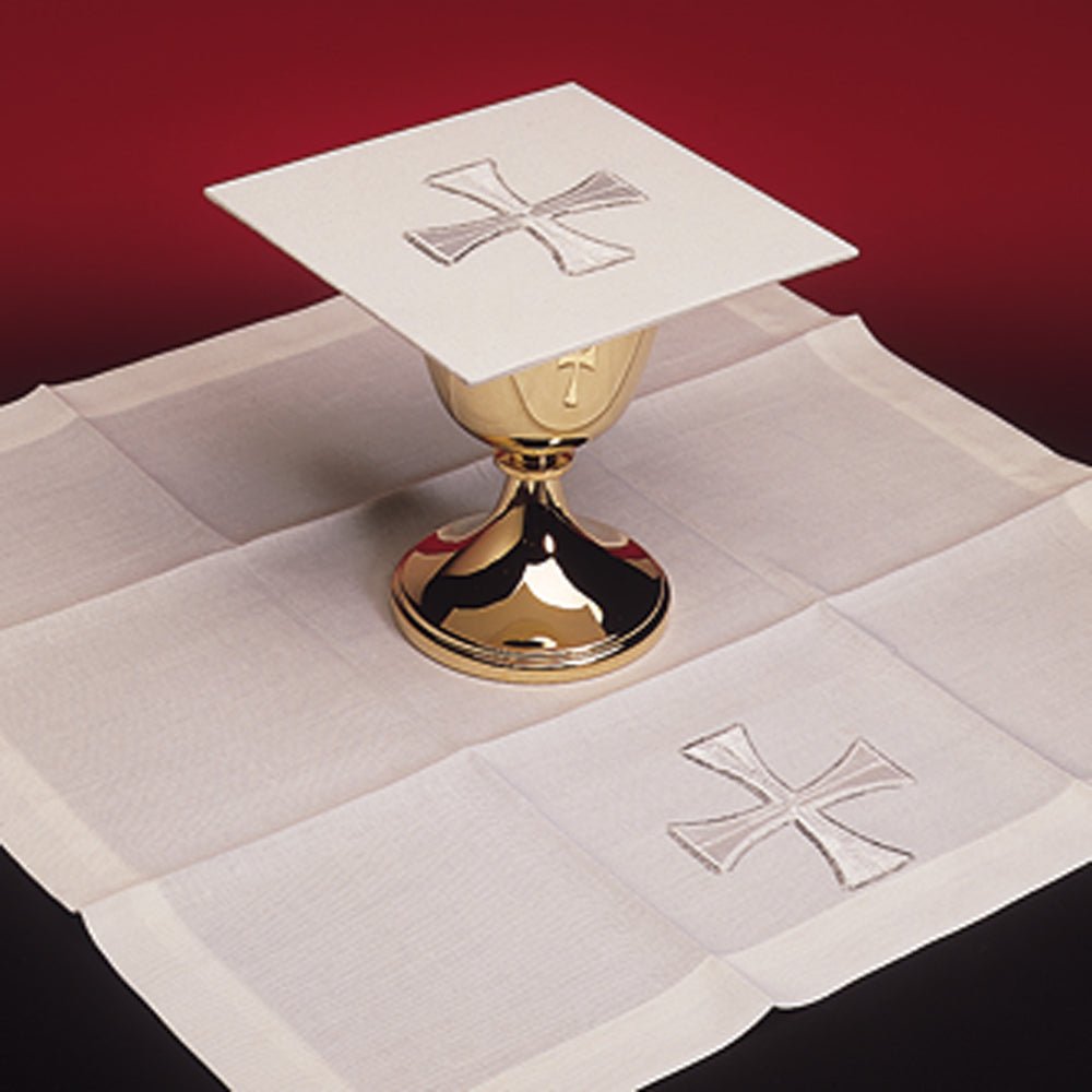 Small Linens with Embroidered Cross Motif - Vanpoulles
